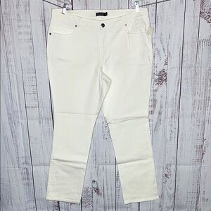 Faded Glory NWT Size 20W White Denim Cotton Blend Straight Leg Jeans